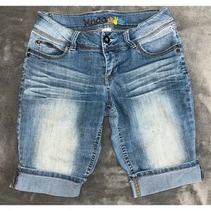 🩵 2 for $15 Mudd Light Wash Denim Jean Shorts